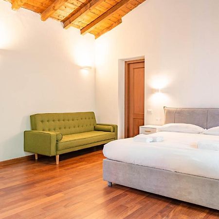 Appartamento Le Guglie In Piazza Castello - Centro Storico Milan Bagian luar foto