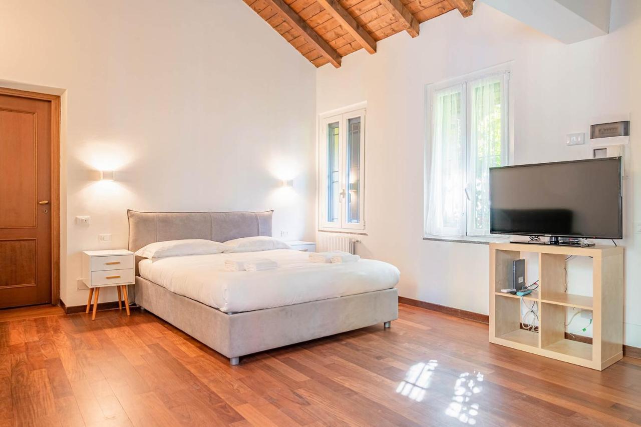 Appartamento Le Guglie In Piazza Castello - Centro Storico Milan Bagian luar foto